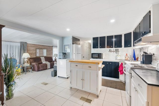 3 of 22 - 8670 Sw 18th Place, Davie, FL
