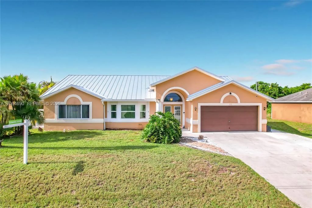 518 Sw Lacroix Avenue, Port St. Lucie