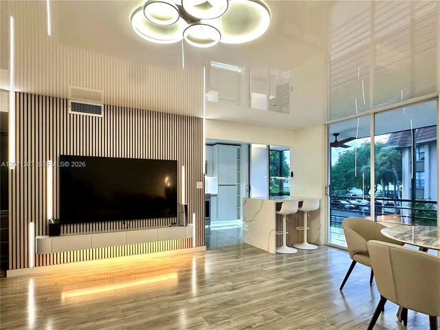 671 Ne 195th Street #205e, Miami