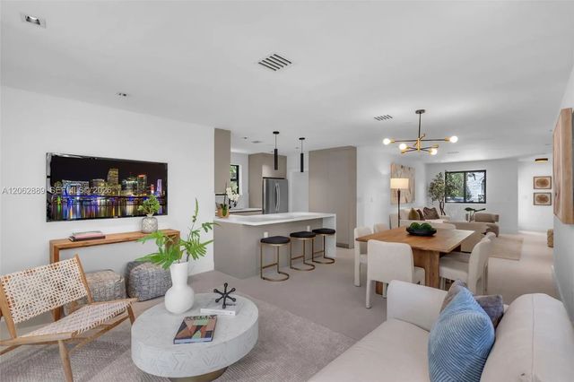 3 of 15 - 536 Minorca Avenue, Coral Gables, FL