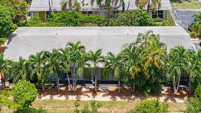 4 of 22 - 2117 Ne 14th Avenue #1-4, Wilton Manors, FL