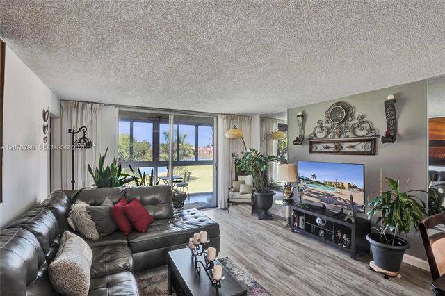 3 of 58 - 9461 Sunrise Lakes Boulevard #208, Sunrise, FL
