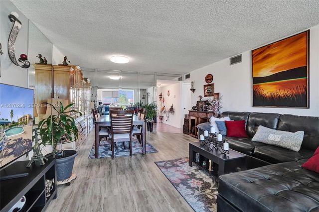 5 of 58 - 9461 Sunrise Lakes Boulevard #208, Sunrise, FL