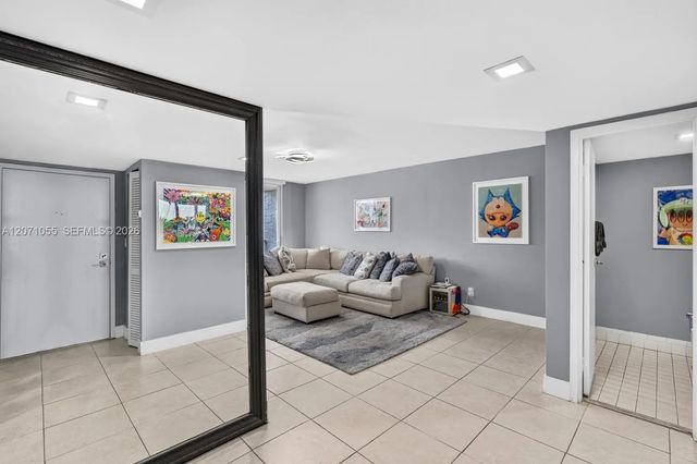 4 of 44 - 16565 Ne 26th Avenue #4e, North Miami Beach, FL