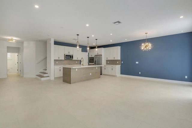 202 Preserve Trail S, Stuart
