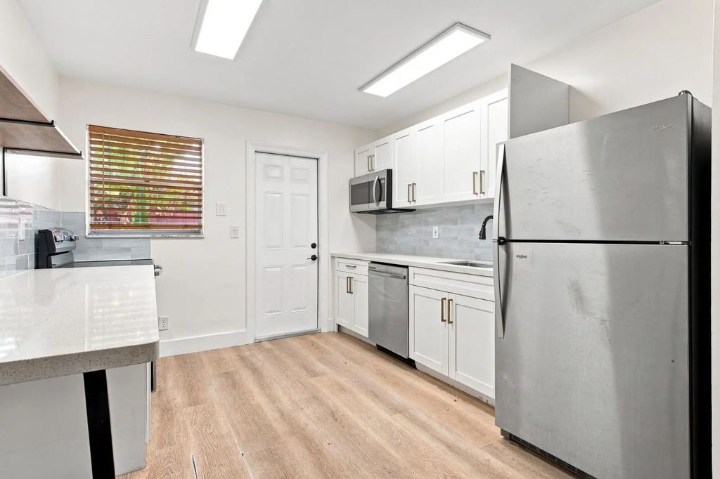 2889 Sw 19th Place #a, Fort Lauderdale