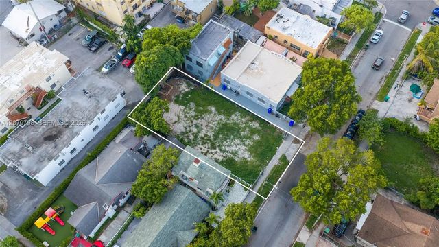3 of 8 - 315 Sw 14th Avenue, Miami, FL