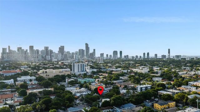 4 of 8 - 315 Sw 14th Avenue, Miami, FL