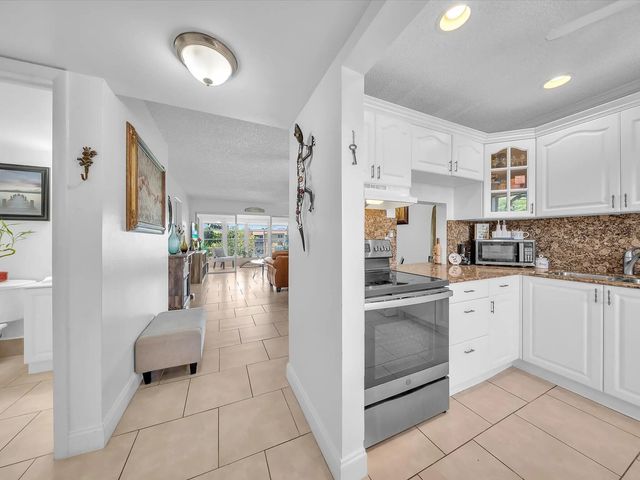 4 of 32 - 6051 Nw 61st Avenue #310, Tamarac, FL