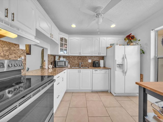 5 of 32 - 6051 Nw 61st Avenue #310, Tamarac, FL