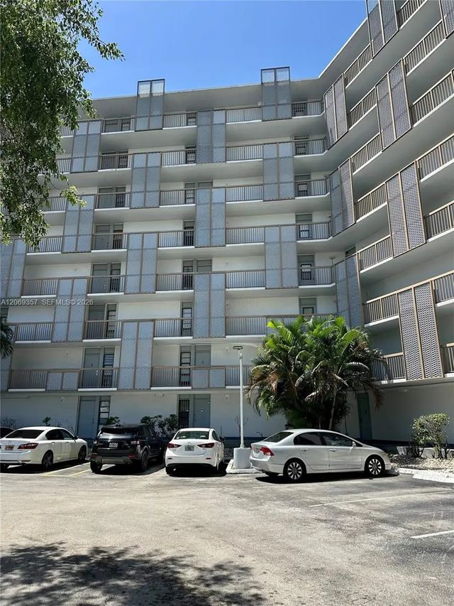 2 of 27 - 3401 N Country Club Drive #ei-216, Aventura, FL