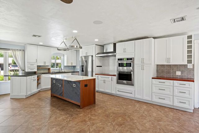 2 of 31 - 1 Windsor Road W, Jupiter, FL