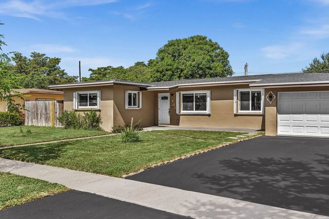 721 Fairway Drive, Plantation