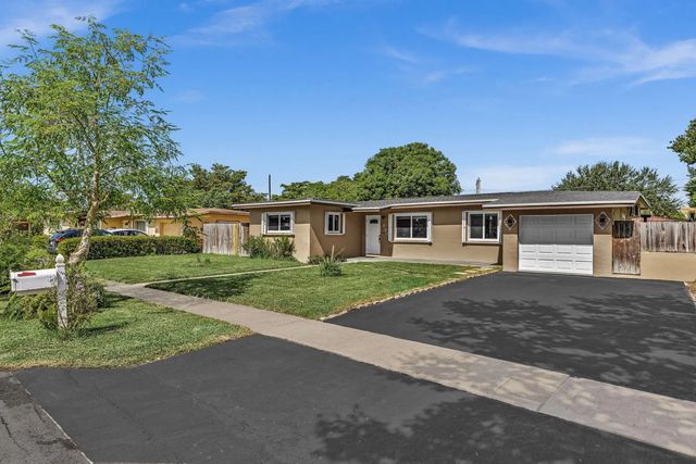 2 of 50 - 721 Fairway Drive, Plantation, FL