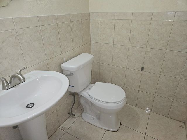 5 of 19 - 1419 Nw 80th Avenue #f, Margate, FL
