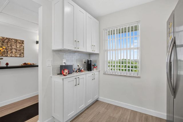 575 Oaks Lane #709, Pompano Beach
