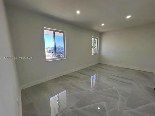 3 of 9 - 345 Sw 18th Avenue, Homestead, FL