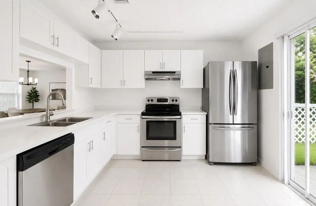 5 of 14 - 7057 Woodmont Way #7057, Tamarac, FL