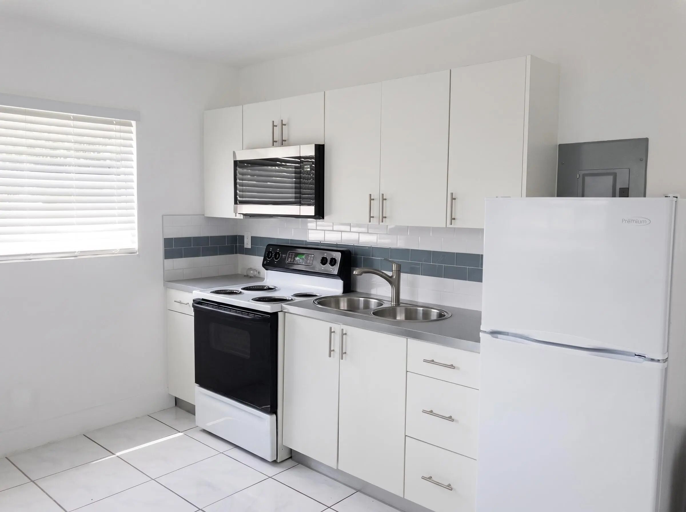 141 Nw 4th Avenue #3, Dania Beach