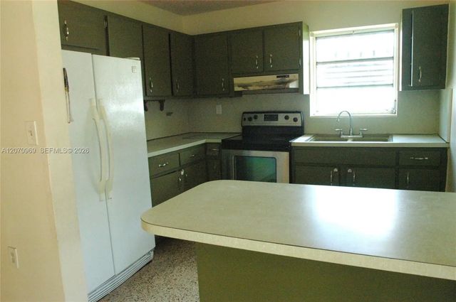 5 of 9 - 5715 Sw 112th Court, Miami, FL