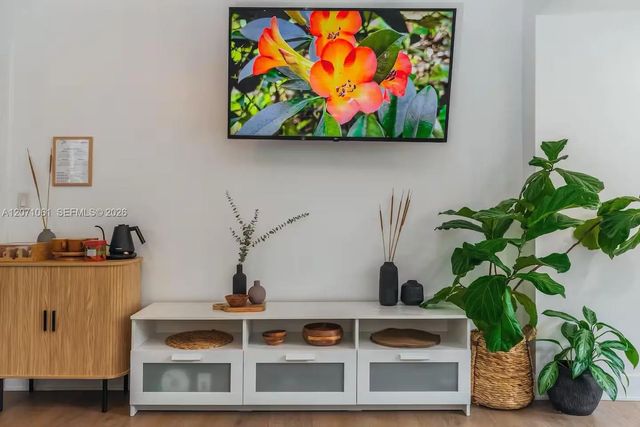 5 of 16 - 2515 Ne 182nd Street, North Miami Beach, FL