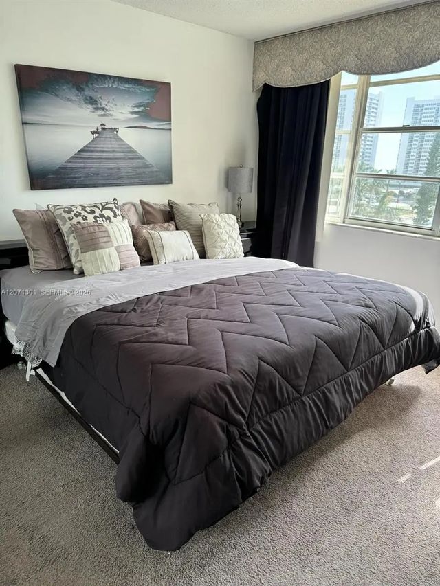 3 of 8 - 1825 S Ocean Drive #514, Hallandale Beach, FL