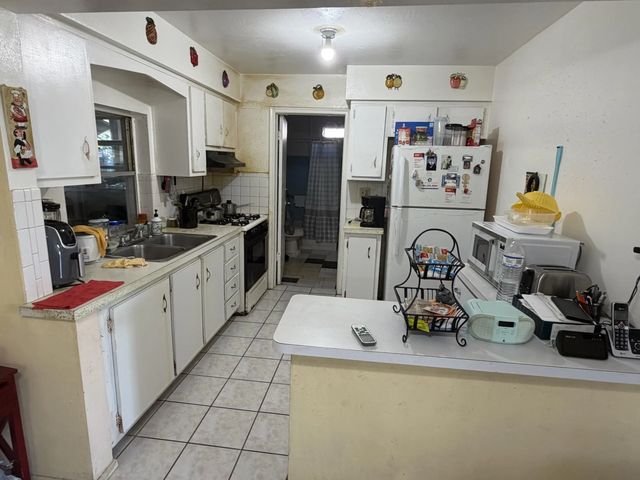 4 of 13 - 6600 Nw 24th Court, Sunrise, FL