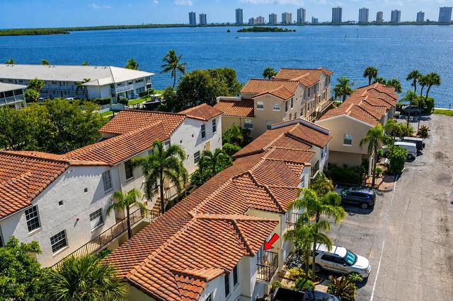 3 of 42 - 1145 Lake Shore Drive #206, Lake Park, FL