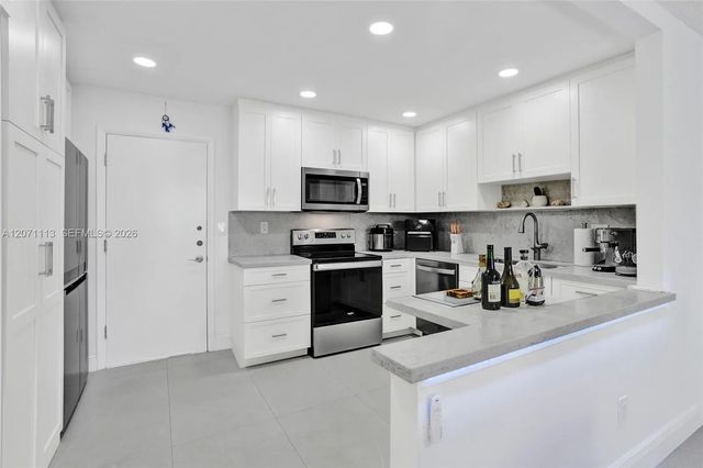 5 of 43 - 1401 S Ocean Drive #302, Hollywood, FL
