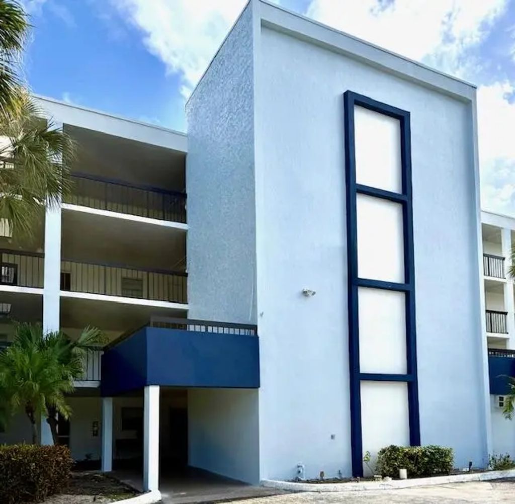 6200 Nw 2nd Avenue #316, Boca Raton