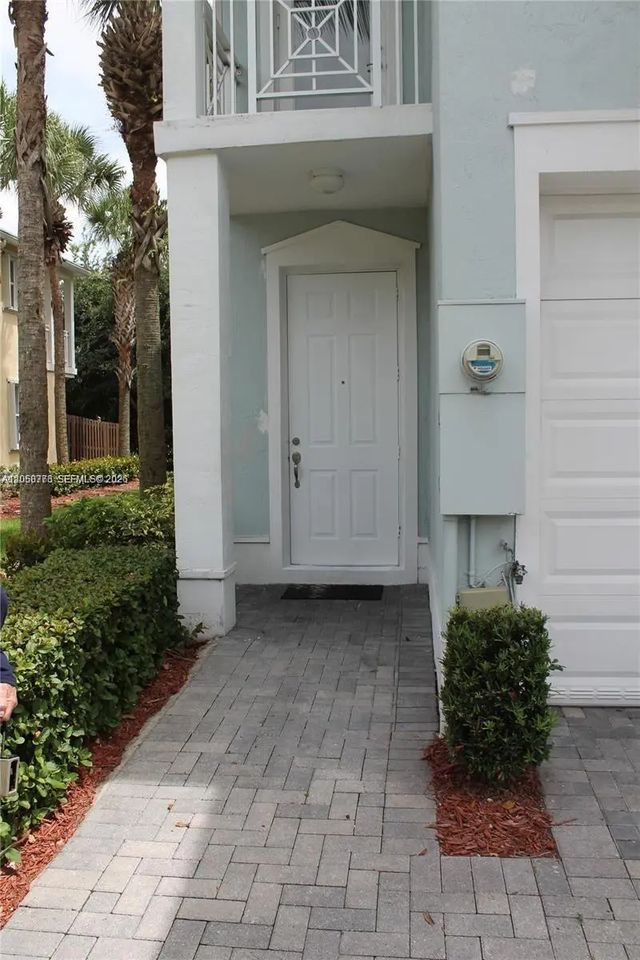 2 of 46 - 10770 Nw 74th Lane, Doral, FL