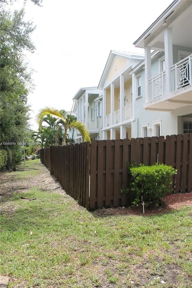 4 of 46 - 10770 Nw 74th Lane, Doral, FL