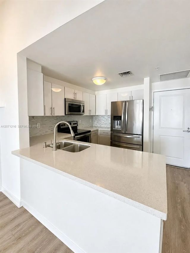3 of 7 - 1250 S Miami Avenue #2413, Miami, FL