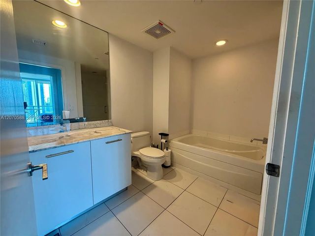 5 of 27 - 55 Se 6th Street #2404, Miami, FL