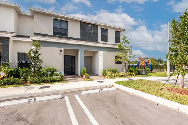 302 Ne 1st Drive #302, Florida City