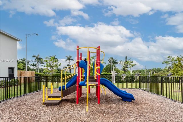 4 of 36 - 302 Ne 1st Drive #302, Florida City, FL