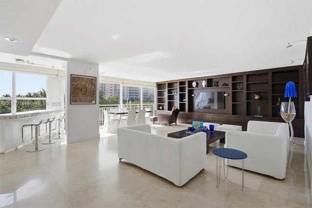 2 of 21 - 613 Ocean Drive #5d, Key Biscayne, FL