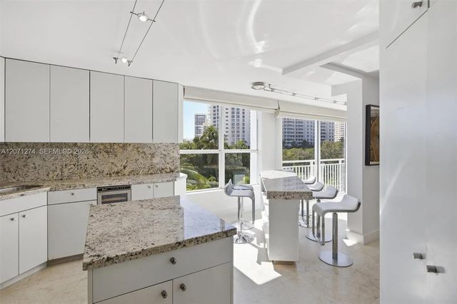 5 of 21 - 613 Ocean Drive #5d, Key Biscayne, FL