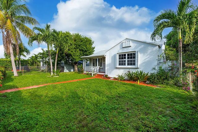 3 of 31 - 719 Summit Boulevard, West Palm Beach, FL
