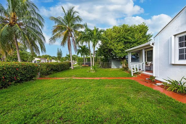 4 of 31 - 719 Summit Boulevard, West Palm Beach, FL
