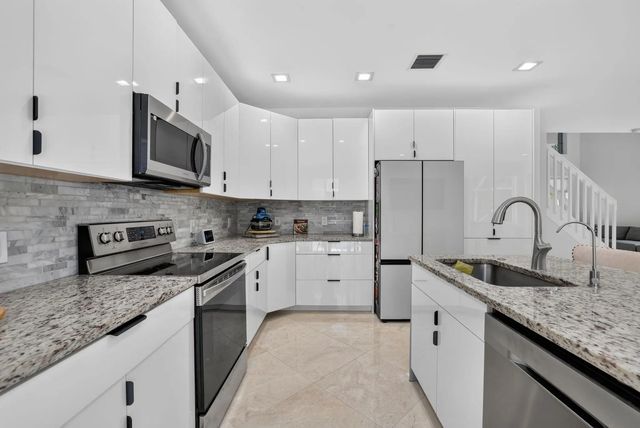 2 of 39 - 5040 Heron Place, Coconut Creek, FL