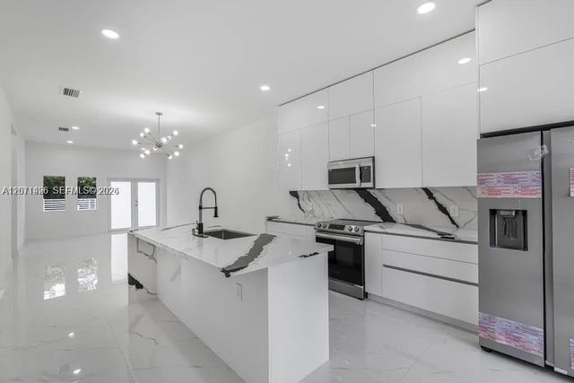 5 of 16 - 2419 Nw 97th Street, Miami, FL