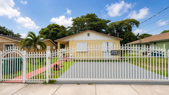 3074 Nw 64th Street, Miami