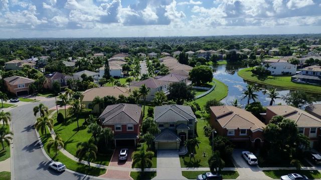 3 of 34 - 2745 Misty Oaks Circle, Royal Palm Beach, FL