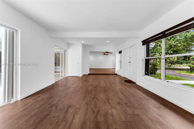 4 of 46 - 11890 Sw 72nd Place, Pinecrest, FL