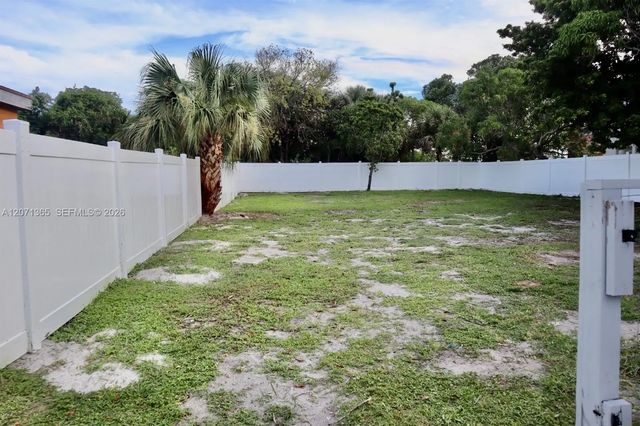 4 of 15 - 1112 11th Street, West Palm Beach, FL