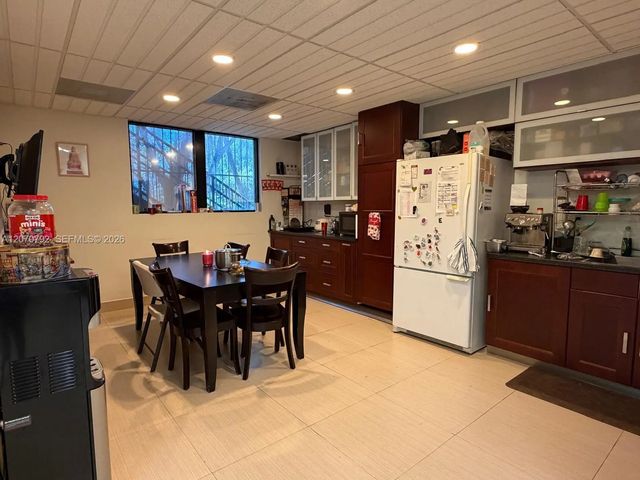 3 of 8 - 1650 Nw 95th Avenue, Doral, FL