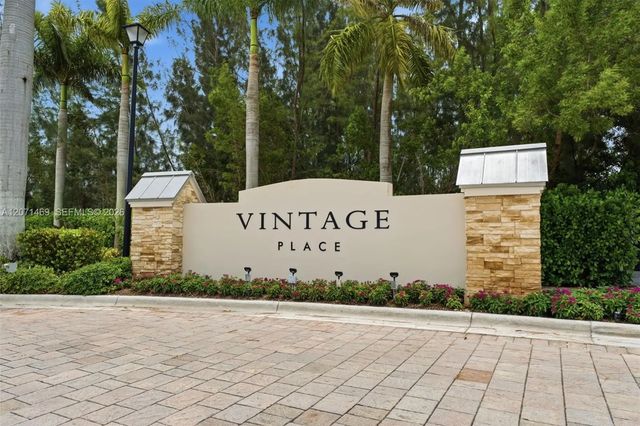 7042 Nw 103rd Path, Doral