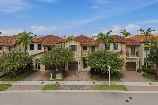 3 of 33 - 7042 Nw 103rd Path, Doral, FL