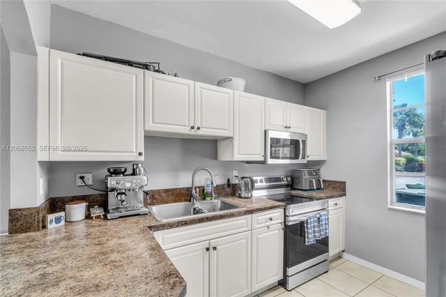 4 of 24 - 120 Se 6th Road, Homestead, FL